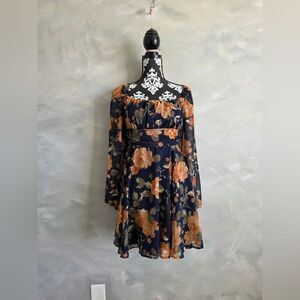 Navy And Cream Floral Short Above Knee Dress Tie Back Sz M NWT Lovely Day